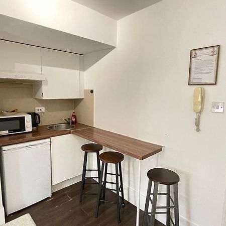 Captivating 1-Bed Apartment In Λονδίνο Εξωτερικό φωτογραφία