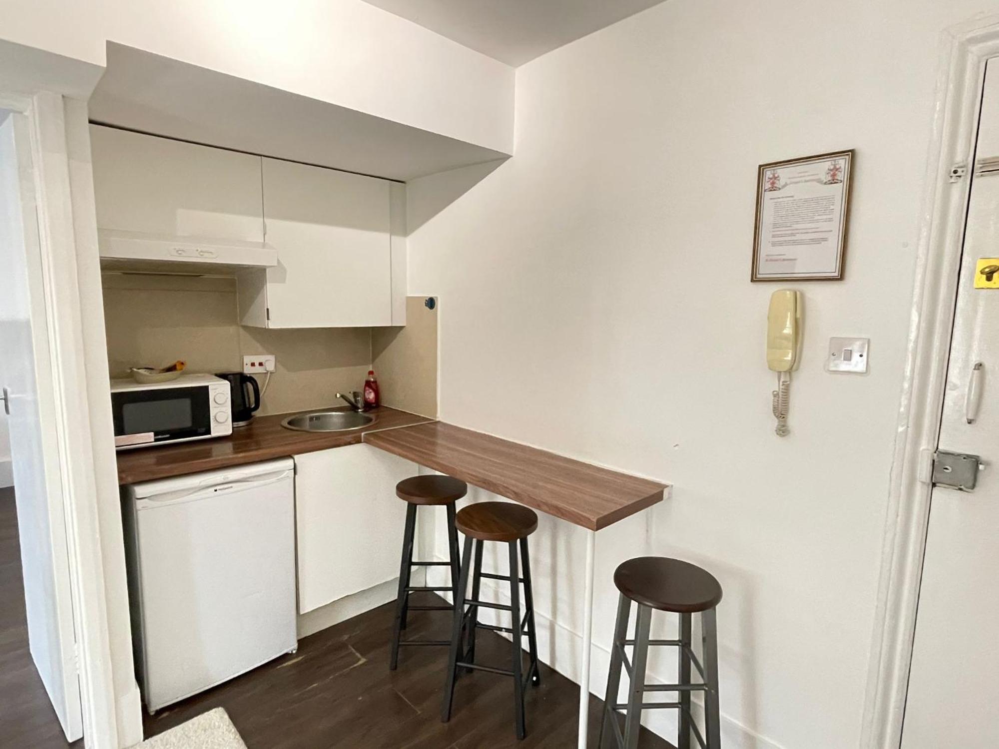 Captivating 1-Bed Apartment In Λονδίνο Εξωτερικό φωτογραφία