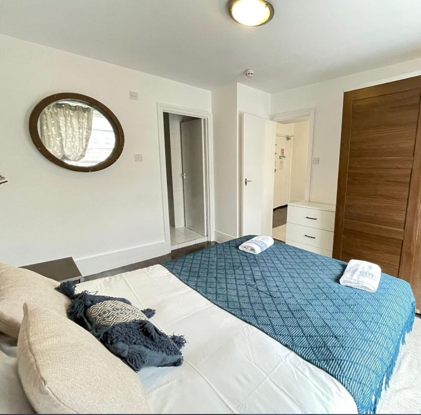Captivating 1-Bed Apartment In Λονδίνο Εξωτερικό φωτογραφία