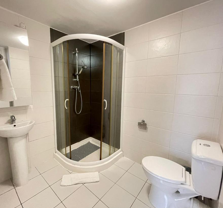 Captivating 1-Bed Apartment In Λονδίνο Εξωτερικό φωτογραφία