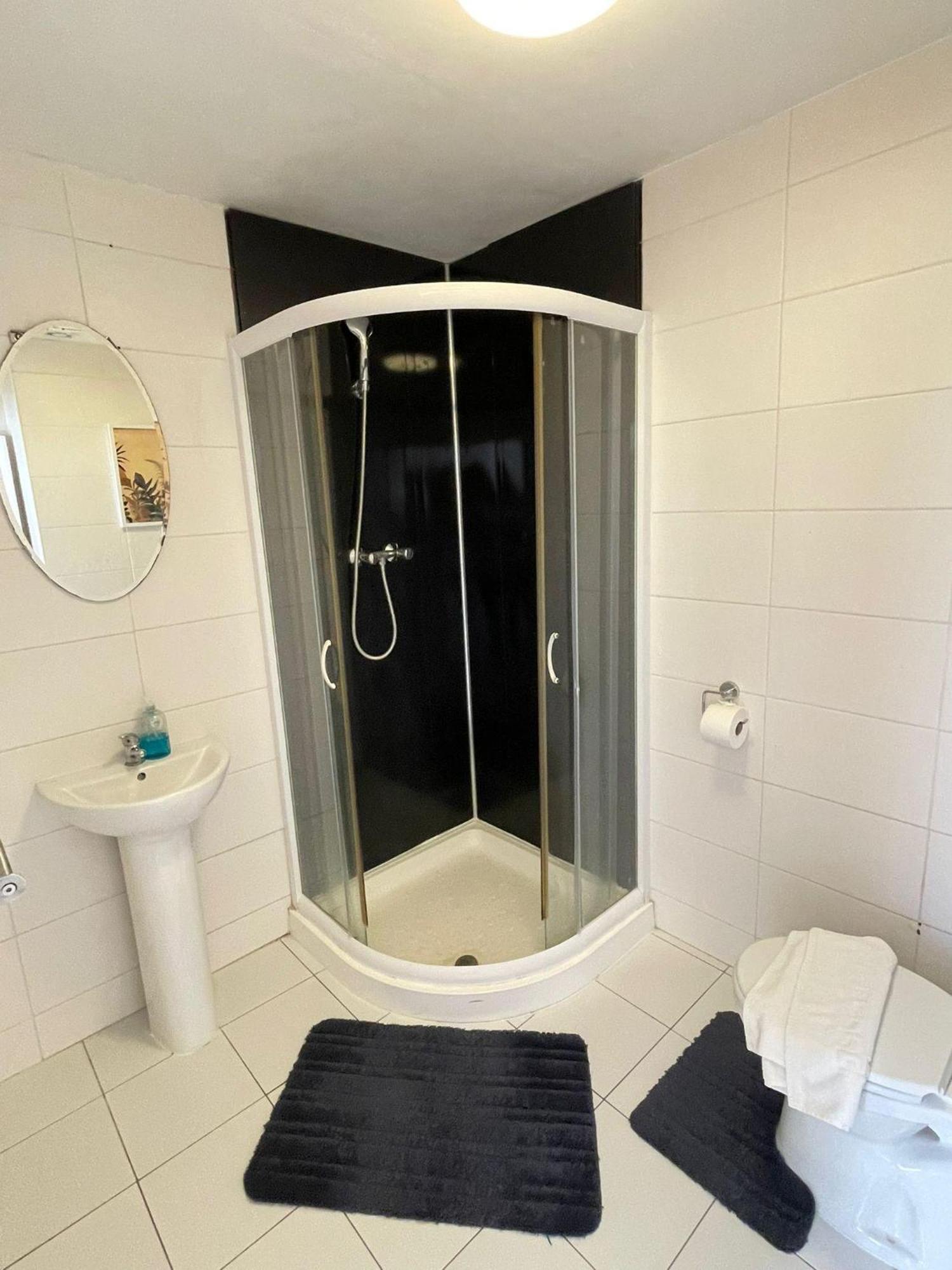 Captivating 1-Bed Apartment In Λονδίνο Εξωτερικό φωτογραφία